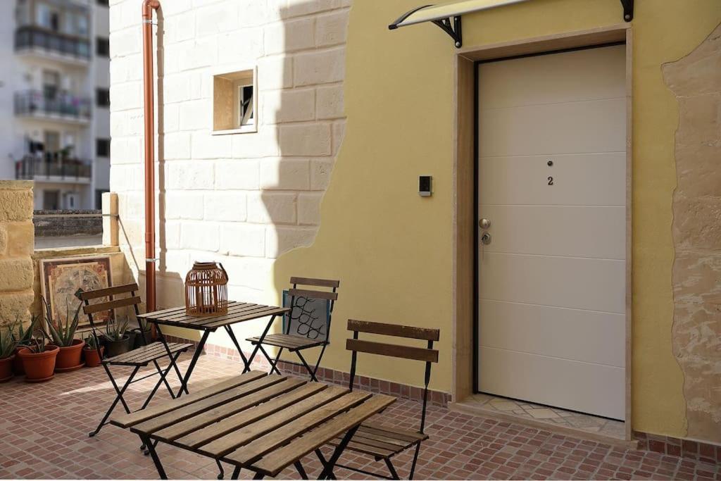 A7Passi Salento Stone - Indipendent With Private Bathroom - Kitchenette - Completa Di Tutto Lecce Exterior foto
